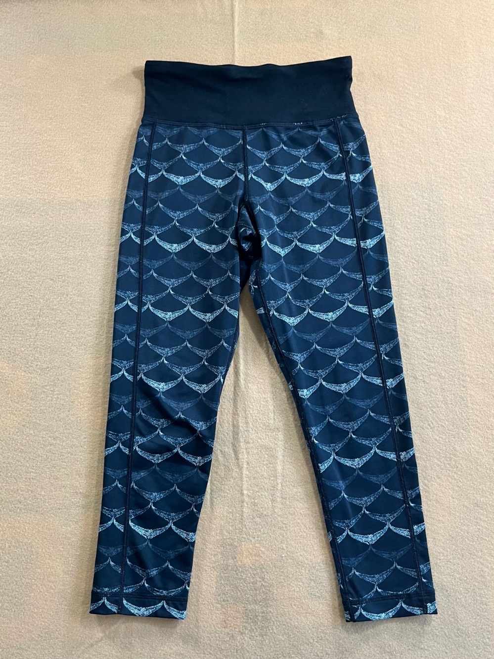 Vineyard Vines Performance Leggings Women’s XXS Blue Whale Tail Print
